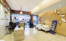 Aura One Hotel
